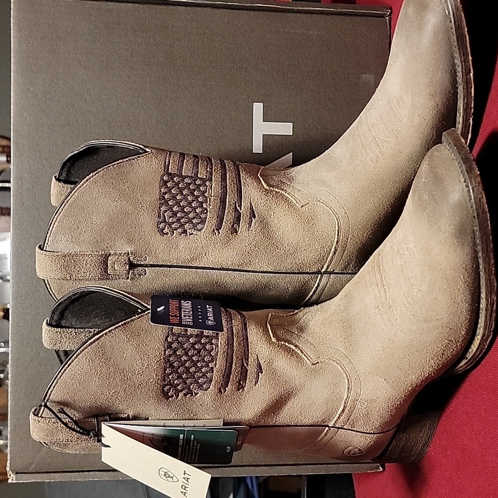 Ariat Circuit Patriot 12 D square toe boots